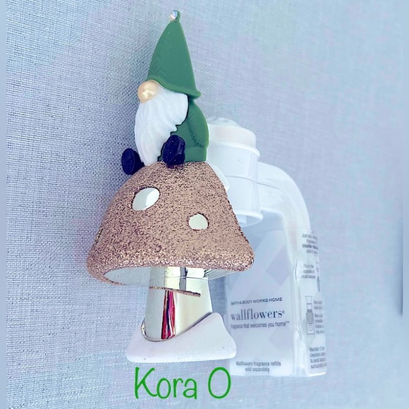 BBW Mushroom Gnome Wallflowers Fragrance Plug - Picture 2 of 2